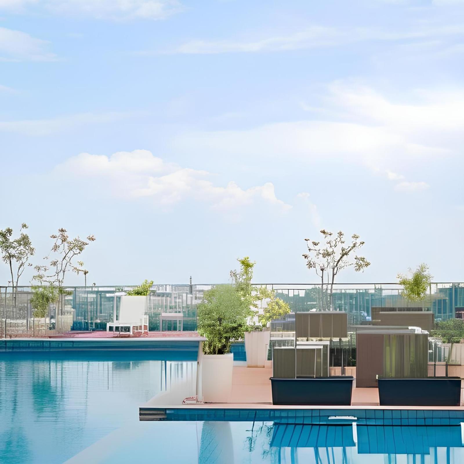 Grand Edge Hotel Semarang Exterior photo