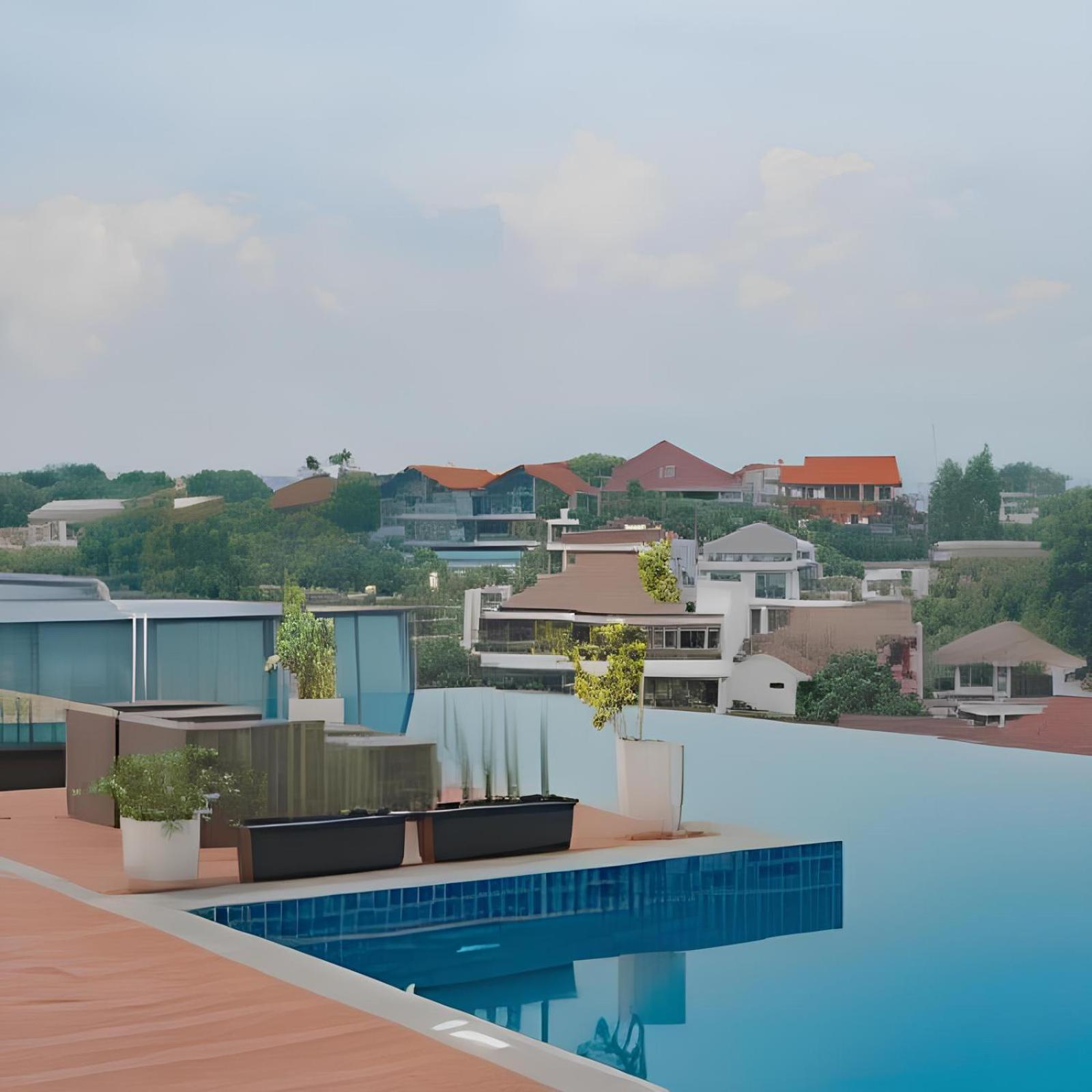 Grand Edge Hotel Semarang Exterior photo